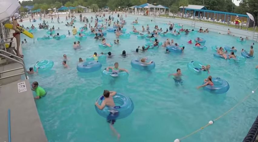Can You Spot the Kid Drowning in This Public Pool Before the Lifeguard Does?
