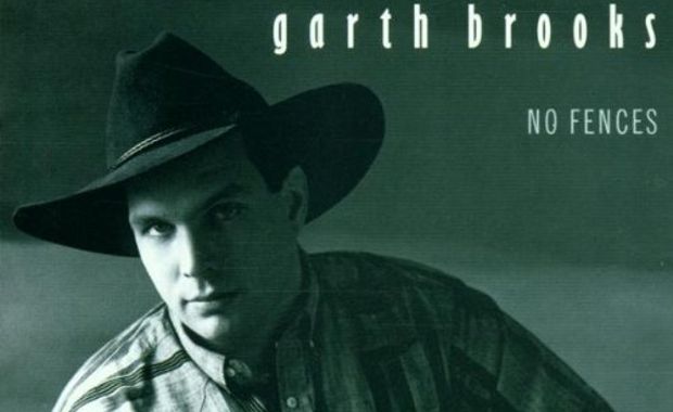 Royalties Dispute Halts Garth Brooks’ Album Anniversary Reissue