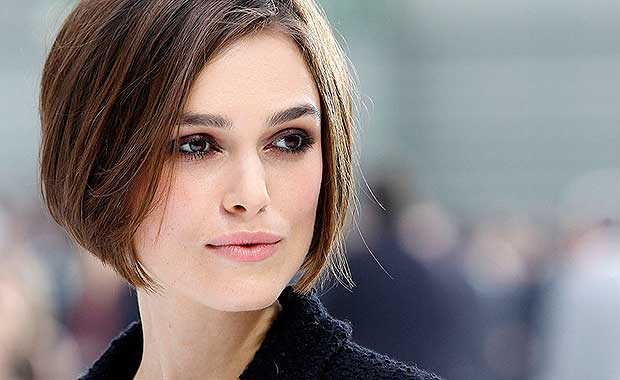 Keira Knightley Sprained Wrist On Stage