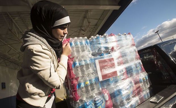 Muslim Group Donates 30,000 Bottles of Water to Flint, Michigan to Alleviate Water Crisis