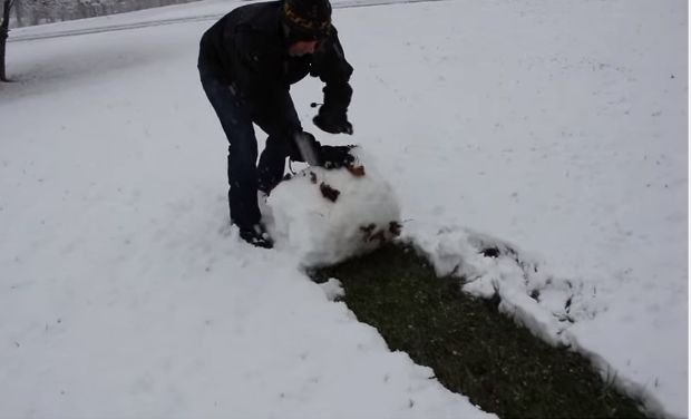 Man Uses Amazing Life Hack To Never Shovel Snow Again