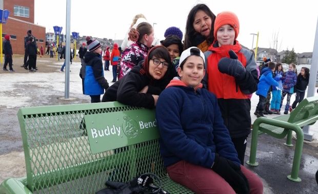 This School Created a “Buddy Bench” for Students to Easily Find Playmates During Recess