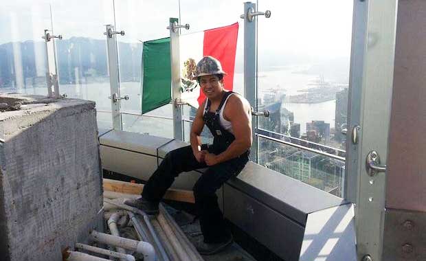 Mexican Construction Worker Sends Donald Trump Powerful Message From Atop One of His Towers