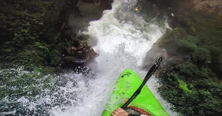 Watch as Kayaker Falls 60-Feet Over Mexico’s Tomata 2 Waterfall