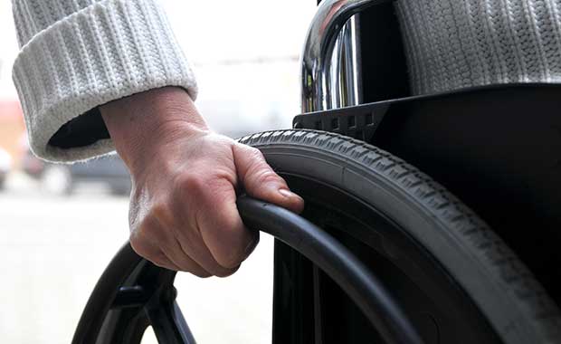 New Spinal Cord Implant May Help Restore Movement to Paralyzed