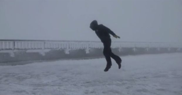 Watch These Researchers Get Blown Through the Air in 109mph Winds at Mount Washington