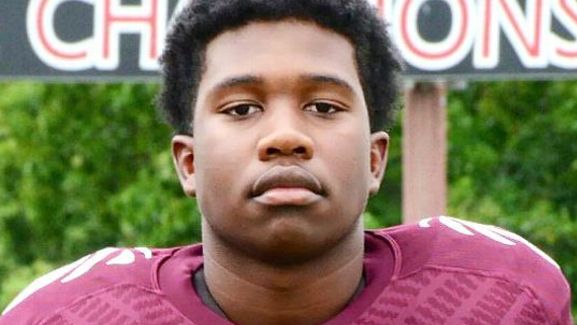 Teen Football Player to Receive Arthur Ashe Courage Award for Saving Girls From Gunfire