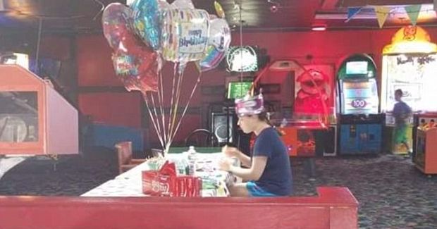 Photo of Autistic Girl Alone on Birthday Goes Viral for Heartwarming Reason