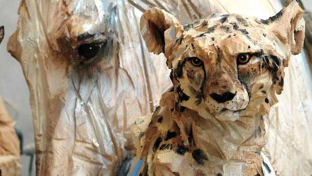 German Artist Crafts Lifelike Animal Sculptures With a Chainsaw