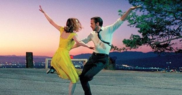 Ryan Gosling Sings to Emma Stone in the Brand New Trailer for ‘La La Land’