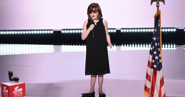 Blind Singer Rocks a Powerful Performance of the National Anthem on First Night of Republican National Convention