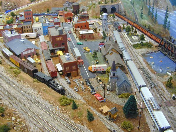 Train Enthusiast Saves For 6 Years To Buy A Train Set That Spans His ...