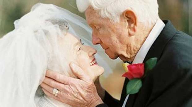 Wedding Photographer Recaptures the Romance With Grandparents’ 63rd Anniversary Shoot
