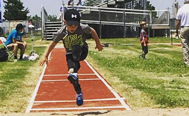 Boston Marathon Survivor Helps 5-Year-Old Boy Adjust to Prosthetic Legs