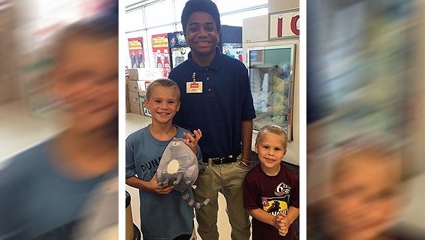 Mom Finds ‘Role Model’ in a Very Unlikely Place and Now the Internet Loves This Young Man