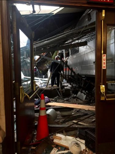 Source: AOL News/Pancho Bernasconi