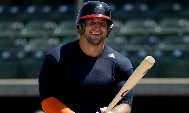 New York Mets Sign Tim Tebow to a Minor League Deal
