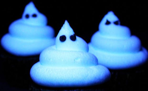 Item That Everyone Has in Their Home Can Make Any Frosting Glow in the Dark