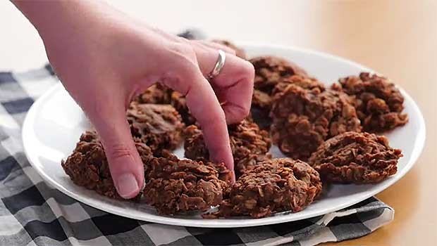 These 7-Ingredient No-Bake Cookies Are Already Making Your Mouth Water