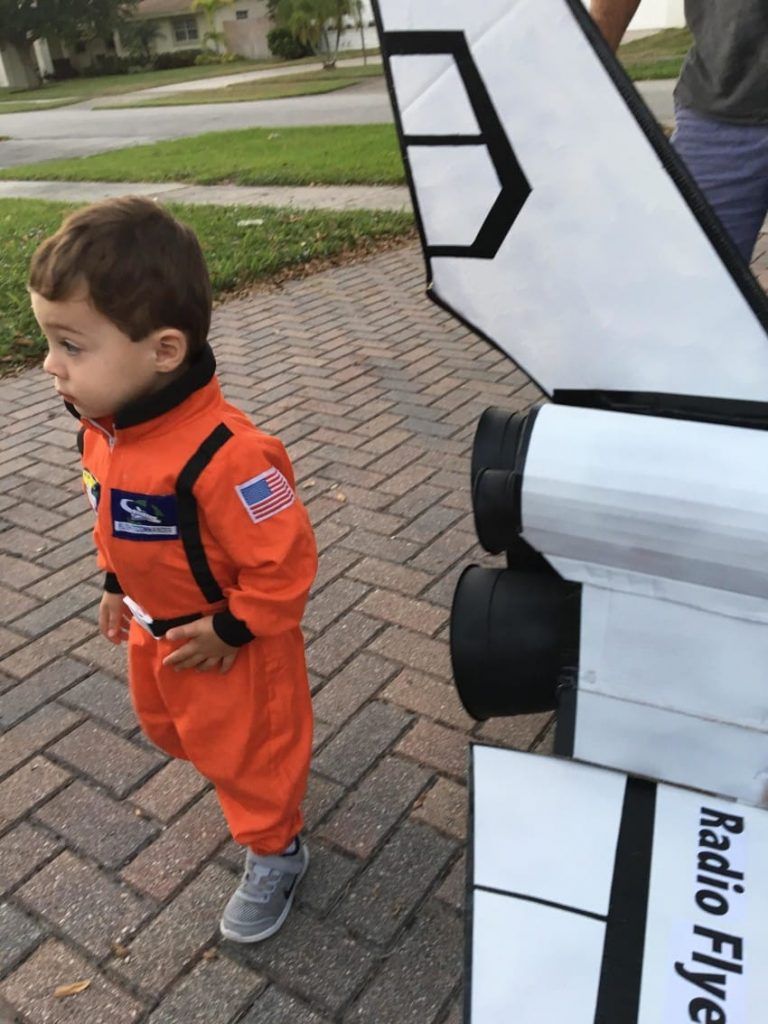 Dad Turns Son's Wagon Into Amazing Rocket Ship - Definition.org