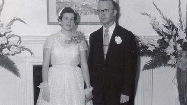 After 60-Year Marriage, Man Finds Heartwarming Note in Wife’s Wallet Days After She Died