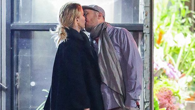 Jennifer Lawrence Seals Darren Aronofsky Romance With a Kiss