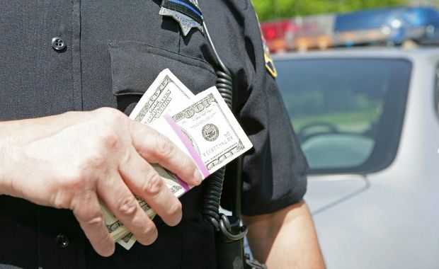 Wyoming Sheriff’s Department to Give Christmas Cash to Do-Gooders