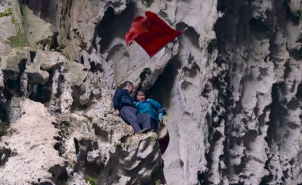 Chinese 'Spider-Men' Climbers Scale Rock Cliffs With No Gear To Procure ...