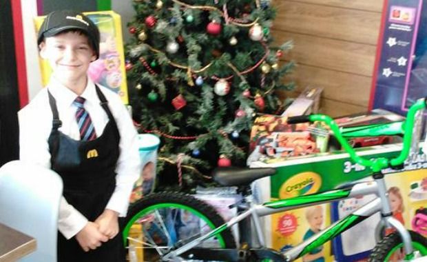 This 7-Year-Old Works Hard at McDonald’s to Buy Other Kids Christmas Gifts