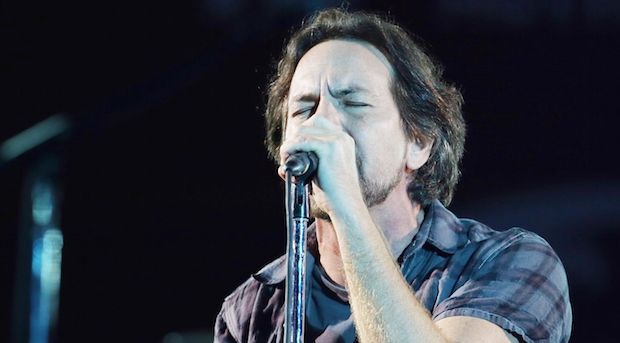 Eddie Vedder Plays Santa Claus for Maryland Family
