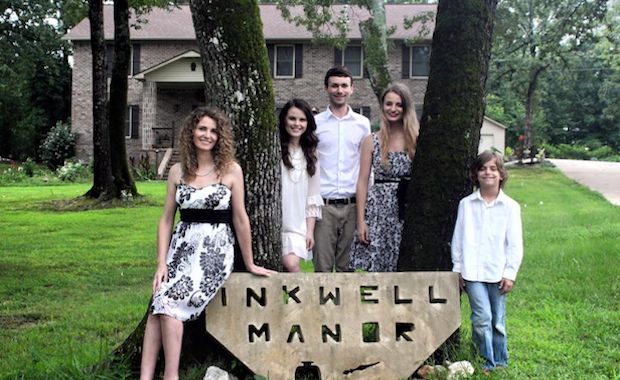 This Mom and Her Four Children Built The House of Their Dreams Using YouTube Tutorials