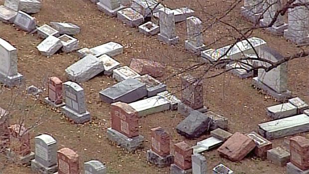 Muslim Americans Rally to Repair Vandalized Jewish Cemetery