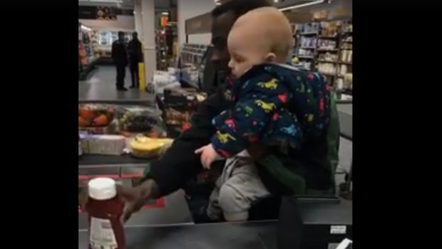 Mom Posts Adorable ‘Thank You’ Video to Supermarket Clerk