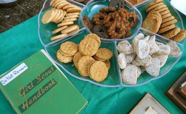 Union City Police Purchase Girl Scout Cookies and Donate Cash to Robbed Girl Scout