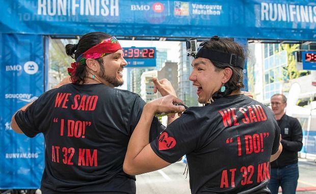 This Couple Tied the Knot While Running a Marathon