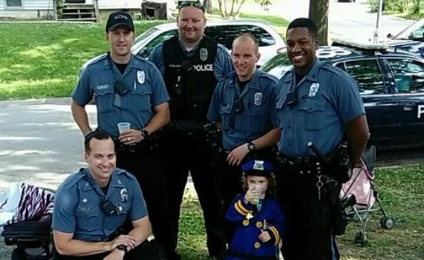 Kansas City Police Buy Out Little Girl’s Lemonade Stand and Reinforce Her Cop Dreams