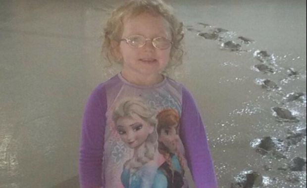 This Little Girl Had the Best Reaction After Accidentally Walking Across Wet Concrete