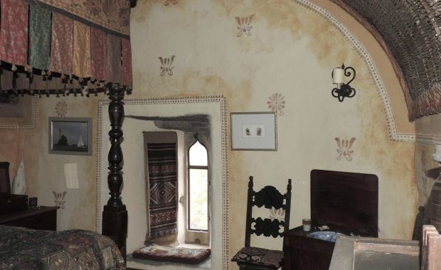 Jeremy Irons irish castle