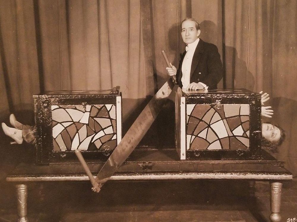 Magic Trick Explanations That’ll Totally Ruin the Façade for You