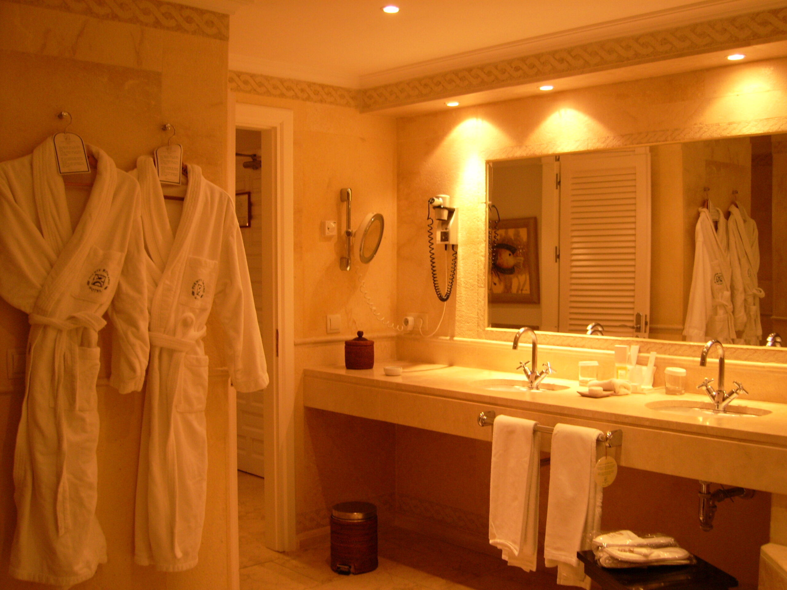 Genius Hotel Hacks for Globe-Trotters