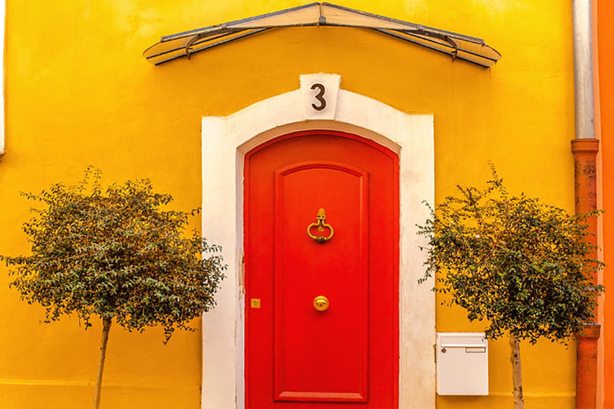 The Ultimate Guide to Choosing the Perfect Entry Door for Your Home