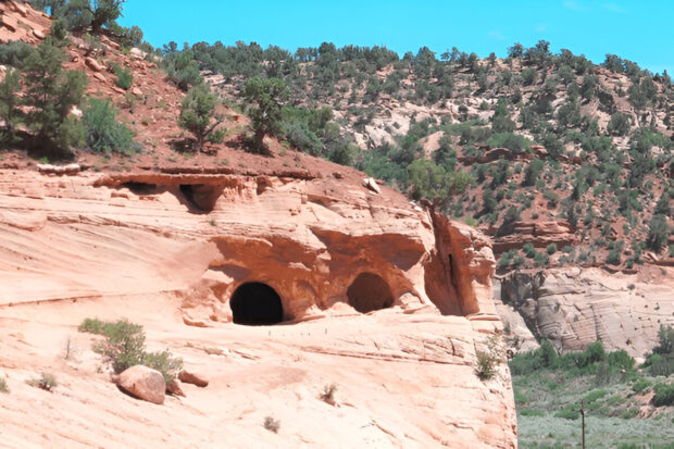 kanab rock sand caves outside view